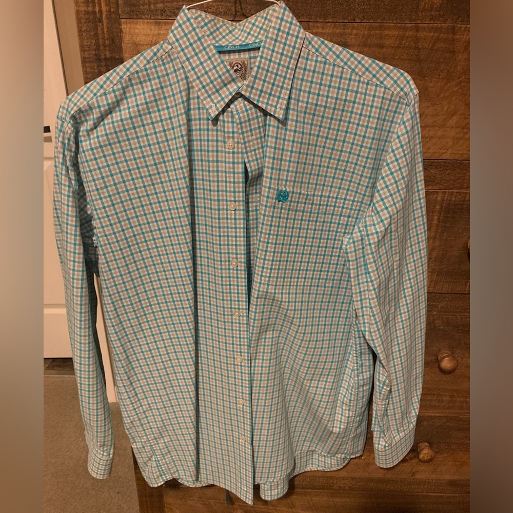 Cinch Men’s button up shirt. Size medium. Excellent condition!